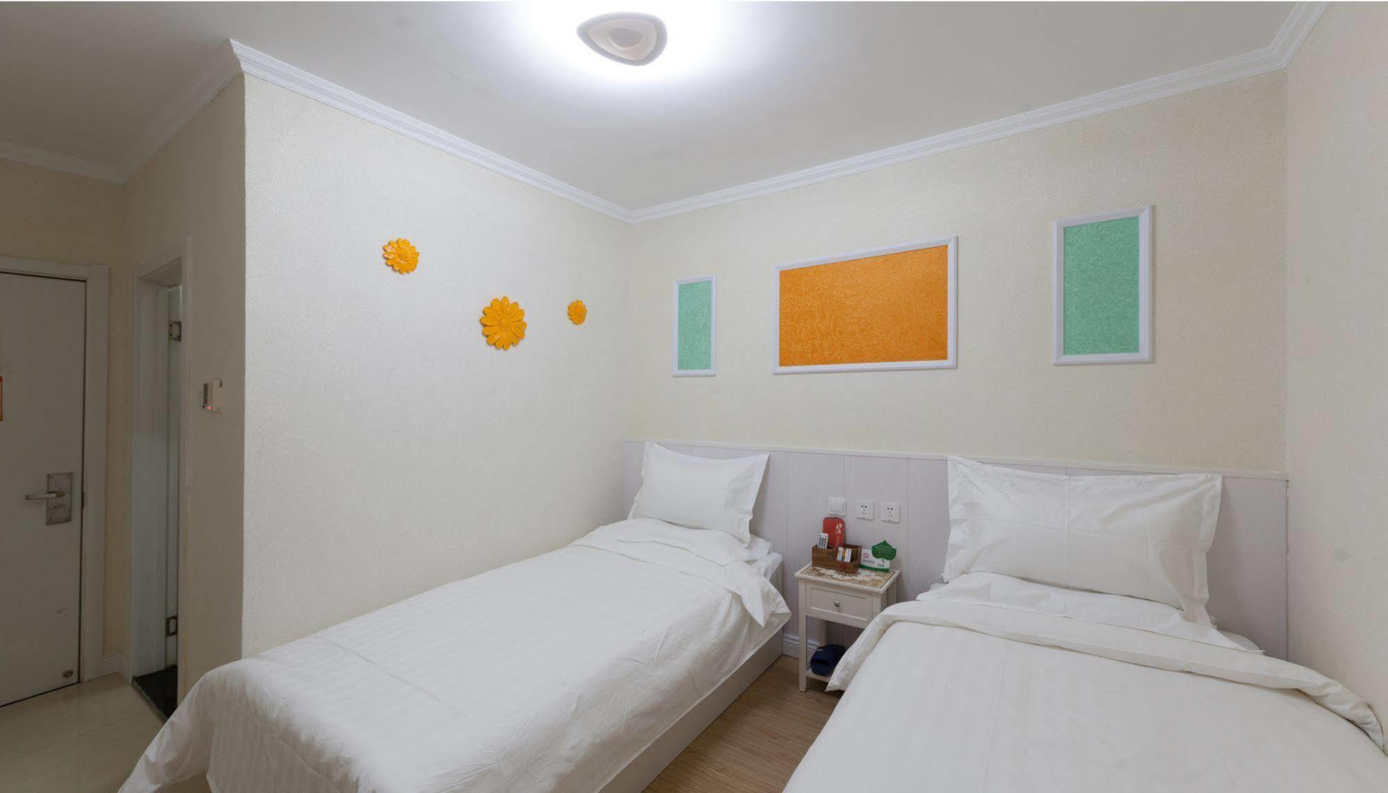 Peking Uni Youth Hostel Екстериор снимка
